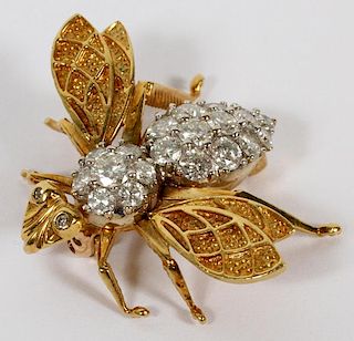 18 KT GOLD AND DIAMOND BEE FORM BROOCH