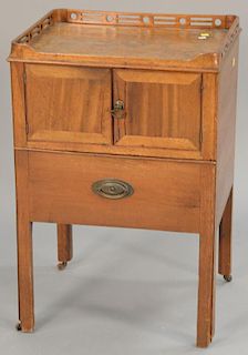 George III mahogany commode with pull out drawer, ht. 32", top: 17" x 21"