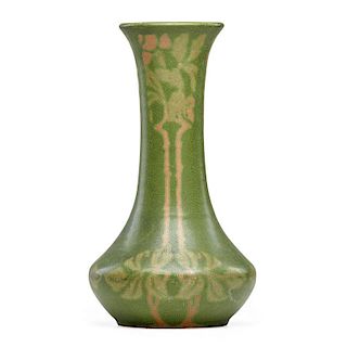 WALRATH Fine corseted vase with roses