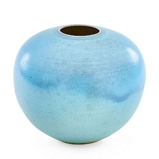 CLIFF LEE Porcelain vase