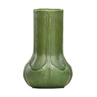 GRUEBY Bulbous vase