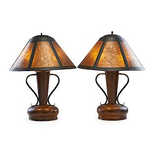 ARTS & CRAFTS Pair of hammered copper lamps
