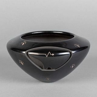 Effie + Orville Garcia, Carved Bear Design Blackware Pot