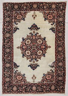 Antique Ferahan Sarouk Rug: 4'9" x 6'8" (145 x 203 cm)