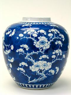 Chinese Blue and White Porcelain Jar, Kangxi Mark, 19th Century.