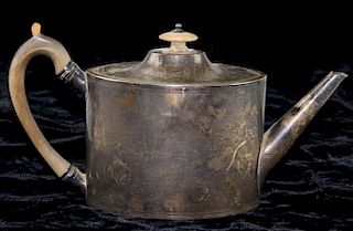 18th c English sterling silver tea pot hallmarked London, sterling, 1786-1821 (King George III), Wil
