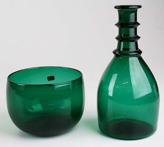 early blown emerald green ribbed stem mallet-form decanter and finger bowl with ground pontil marks