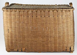 late 19th c Vermont ash woodsplint basket with hinged ld, descending from Perry & Mildred Towers- To