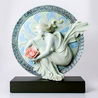 Sweet Water Flower 1011909 Ltd - Lladro Porcelain Figurine