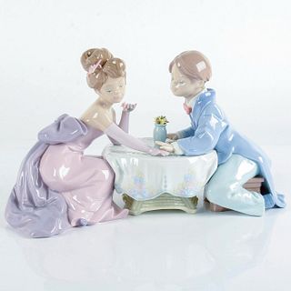 A Little Romance 1006630 - Lladro Porcelain Figurine