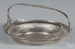 Lunt sterling silver basket, 4 3/4'' h., 10'' dia., 10.8 ozt.