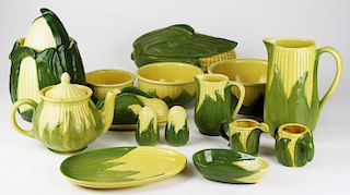 24 pcs Shawnee Ohio pottery "Corn King" dinnerware incl. teapots, mixing bowls, pitcher, etc. -some