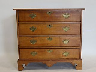 Antique American 4 Drawer Chest.