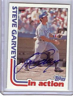 Steve Garvey Signed Autographed Trading Card 1982 Topps In Action