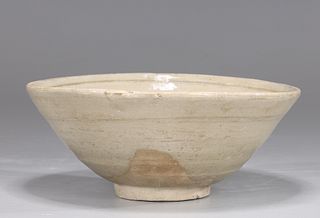 Chinese Ming Dynasty Celadon Glazed Bowl
