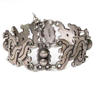 Serafin Moctezuma vintage Mexican sterling silver bracelet. sterling silver "Vindobonensis"  bracelet, ca.1940's-1950's. Pin clasp on safety chain. Ma