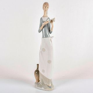 Girl with Letter 1001040 - Lladro Porcelain Figurine