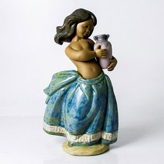 Little Peasant Girl 1012331 - Lladro Porcelain Figurine