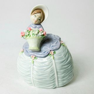 Petite Maiden 1005383 - Lladro Porcelain Figurine