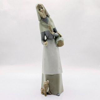 Shepherdess w/Dog 1011034 - Lladro Porcelain Figurine