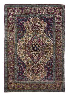 Fine Antique Isfahan Rug, 4'9'' x 7'0'' ( 1.45 x 2.13 M)