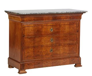 French Provincial Louis Philippe Style Carved Walnut Marble Top Commode, 19th c., the reeded edge rounded corner highly figured gray marble over a cav