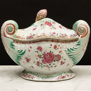 Chinese Export Famille Rose Porcelain Rococo Style Soup Tureen and Cover