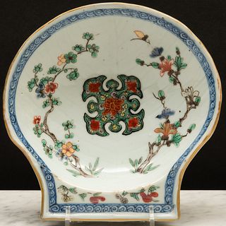 Chinese Export Famille Verte and Underglaze Blue Porcelain Shell Form Dish