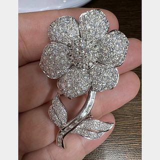 18K White Gold Diamond Flower Brooch