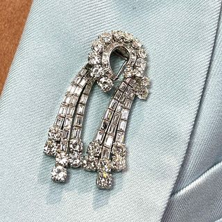 Art Deco Platinum 29.00 Ct. Diamond Brooch