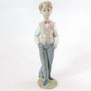 European Boy 1006187 - Lladro Porcelain Figurine