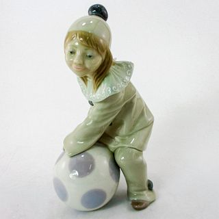 Girl with Ball 1001177 - Lladro Porcelain Figurine