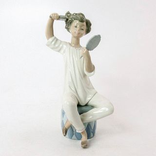 Girl with Brush 1001081 - Lladro Porcelain Figurine