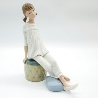 Girl With Mother's Shoe 1001084 - Lladro Porcelain Figurine