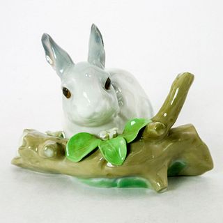 Rabbit Eating Grey 1004773 - Lladro Porcelain Figurine