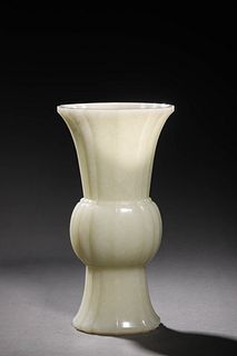 Qing QianLong:A Jade Vase 