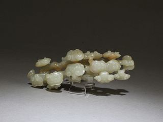 Qing Dynasty: A Carved Jade Jade Ganoderma Shaped Brush Holder