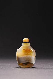 Qing Dynasty: Agate Snuff Bottle