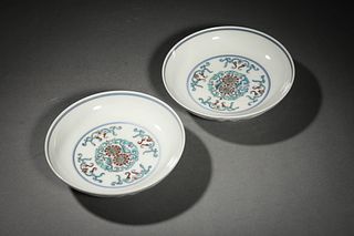 Qing yongZheng: A Pair of DouCai Porcelain Plates