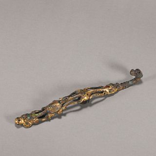 A gilding copper gem-inlaid dragon head hook