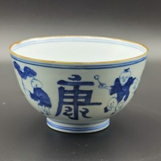 A blue and white figure porcelain bowl