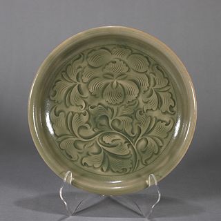 A flower carved Yaozhou kiln porcelain plate