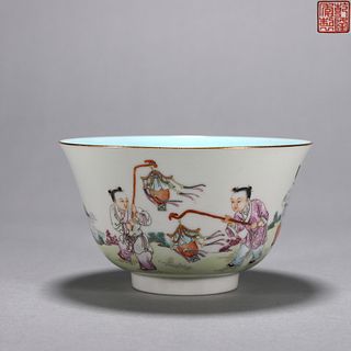 A famille rose figure porcelain bowl