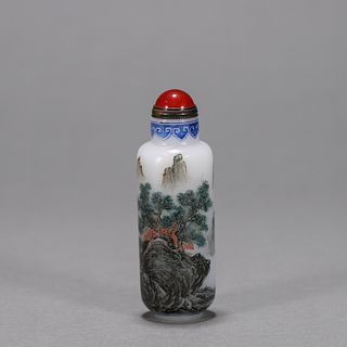 A landscape patterned glass snuff bottle