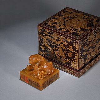 A tianhuang Shoushan soapstone lion seal