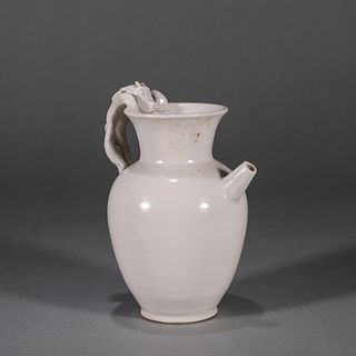 A Xing kiln white glazed porcelain ewer