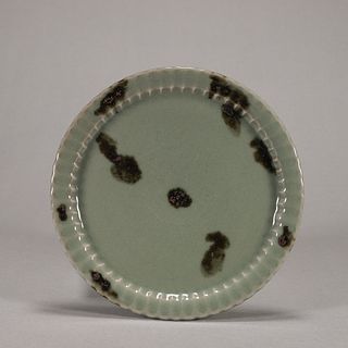 A Longquan kiln brown spotted porcelain plate