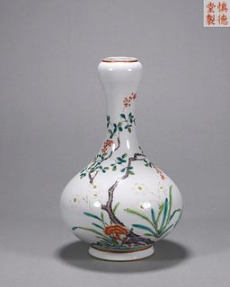 A famille rose flower porcelain vase