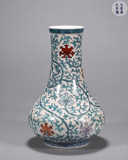 A doucai interlocking flower porcelain vase