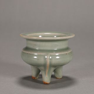 A Longquan kiln porcelain censer